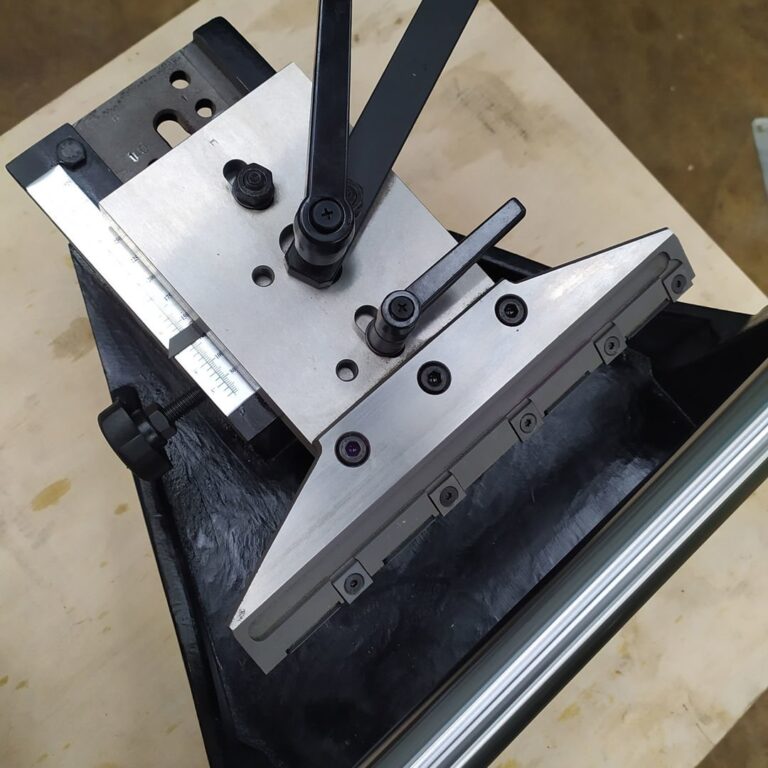 leadermac-setting-stand